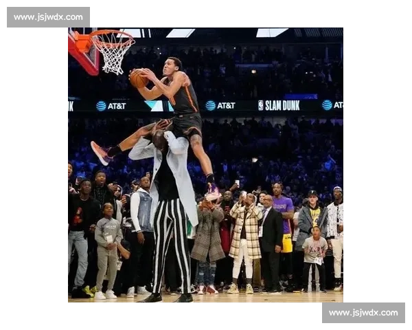 从街头到传奇舞台：杜威恩韦德的热火王朝篮球英雄人生路